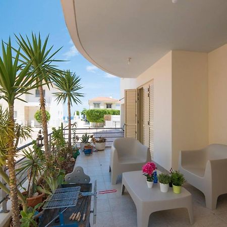Apartments For Holidays Paralimni Exteriör bild