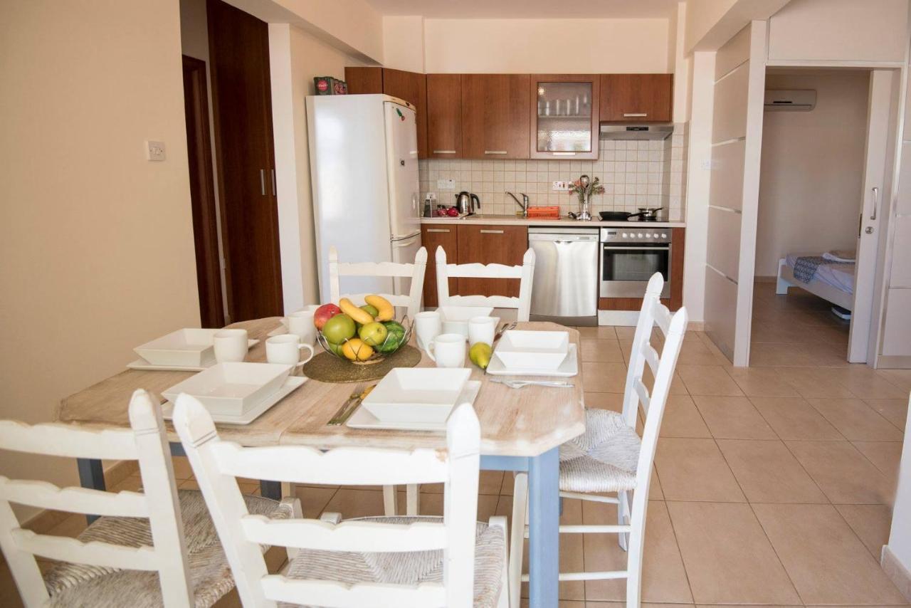 Apartments For Holidays Paralimni Exteriör bild