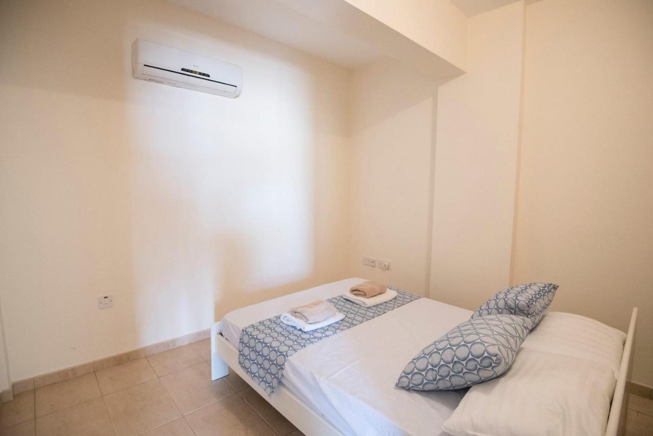 Apartments For Holidays Paralimni Exteriör bild