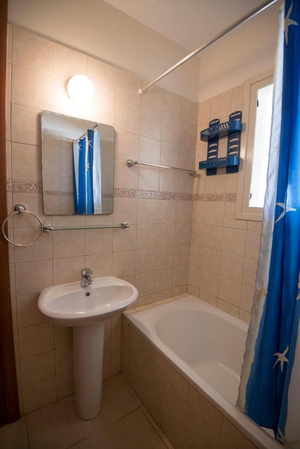 Apartments For Holidays Paralimni Exteriör bild