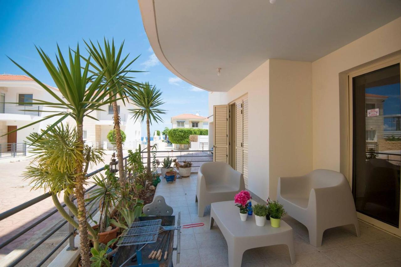 Apartments For Holidays Paralimni Exteriör bild